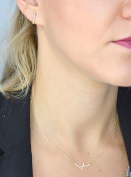 Złoty naszyjnik celebrytka 333 'linia życia' EKG ✅ Złote Naszyjniki Damskie w Sklepie z Biżuterią zegarki-diament.pl ✅ Piękne i Eleganckie Naszyjniki  (12).JPG